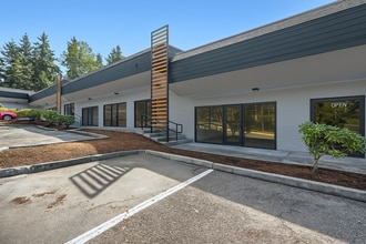 32020 1st Ave S, Federal Way, WA à louer Photo de l’immeuble– Image 1 sur 4