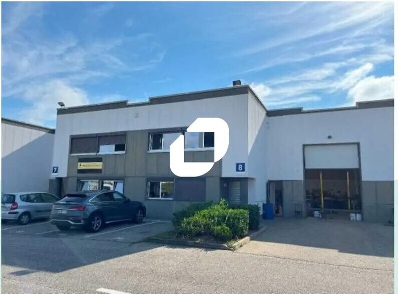 Bureau dans Décines-Charpieu à louer - Photo de l’immeuble – Image 2 sur 14