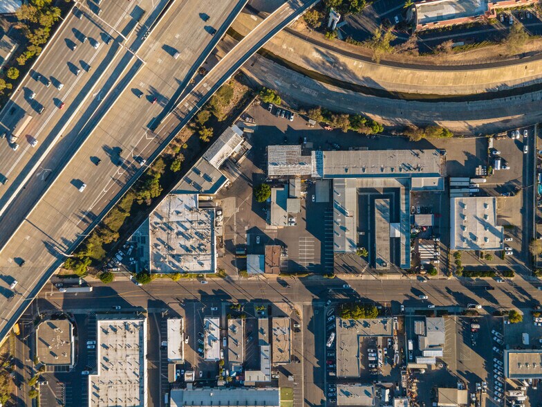 414 N Hale Ave, Escondido, CA à vendre - Photo de l’immeuble – Image 1 sur 7