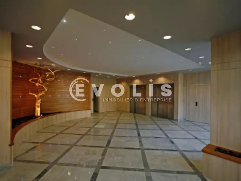 Bureau dans Vélizy-Villacoublay à louer - Hall d’entrée – Image 3 sur 4