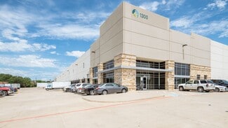 Plus de détails pour 1300 N State Highway 360, Grand Prairie, TX - Industriel/Logistique à louer