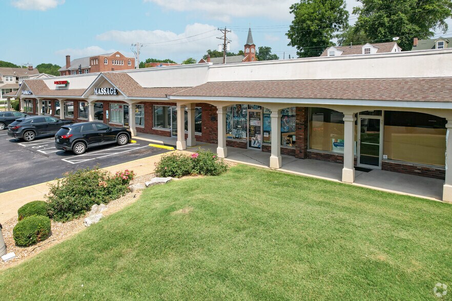 500-520 S 5th St, Saint Charles, MO à louer - Photo de l’immeuble – Image 2 sur 3