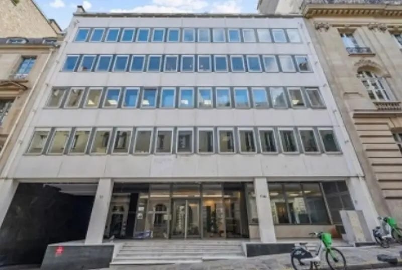 11-11 Rue Christophe Colomb, Paris à louer Photo de l’immeuble– Image 1 sur 11