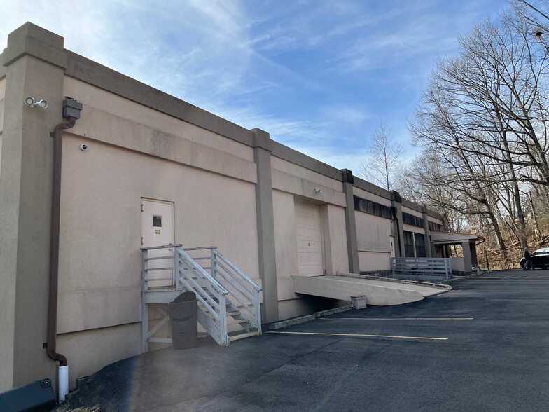 231 Wilson Ave, Norwalk, CT à louer - Photo de l’immeuble – Image 2 sur 28