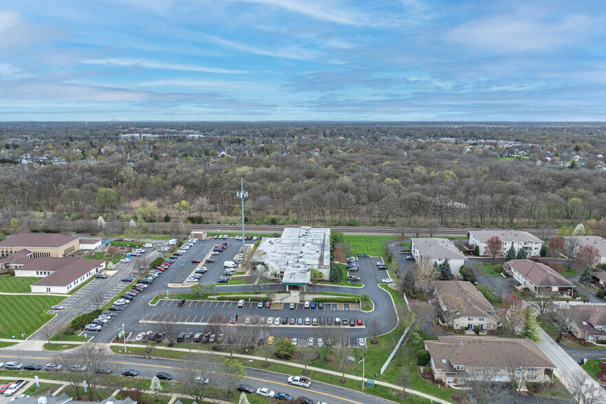 800 W 5th Ave, Naperville, IL à louer - Aérien – Image 3 sur 4