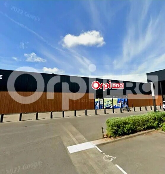 Local commercial dans Champigny à louer - Photo de l’immeuble – Image 1 sur 5