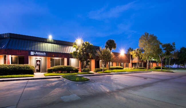 Plus de détails pour 6220 Hazeltine National Dr, Orlando, FL - Bureau, Local d'activités à louer