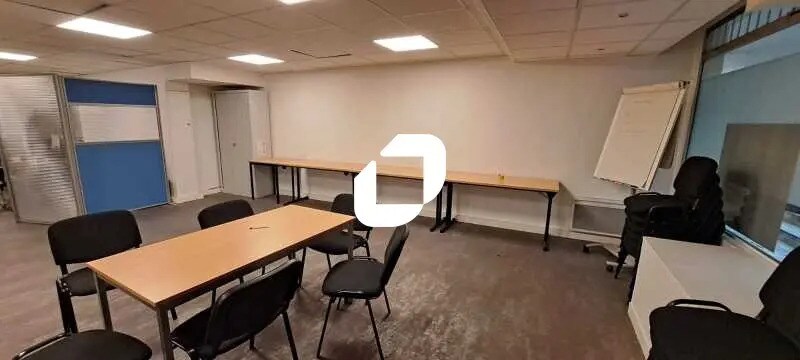 Bureau dans Paris à louer - Photo de l’immeuble – Image 2 sur 8