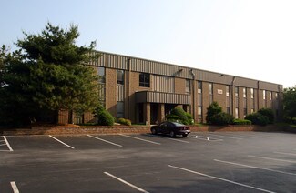 Plus de détails pour 1240 West Chester Pike, West Chester, PA - Bureau à vendre