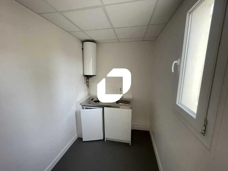 Bureau dans Ivry-sur-Seine à louer - Photo de l’immeuble – Image 3 sur 11