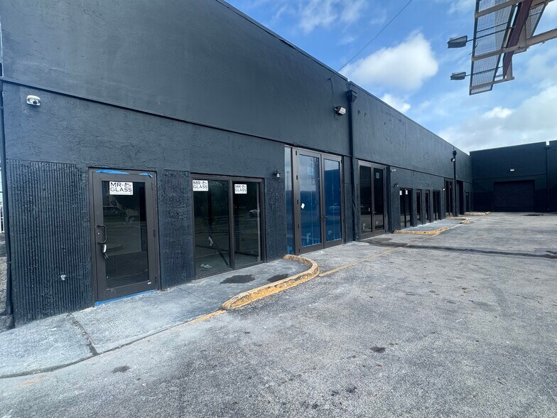 10401 SW 186th St, Miami, FL à louer - Photo de l’immeuble – Image 1 sur 16