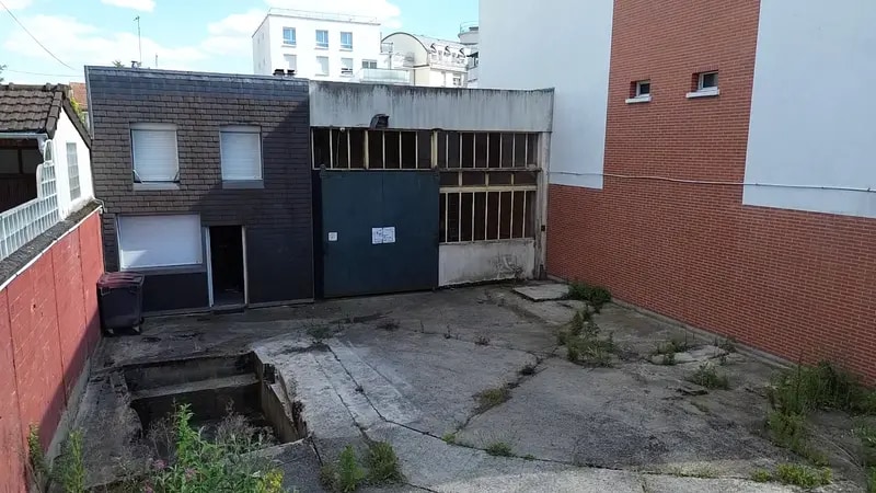 Local d’activités dans Bezons à louer - Photo de l’immeuble – Image 2 sur 7