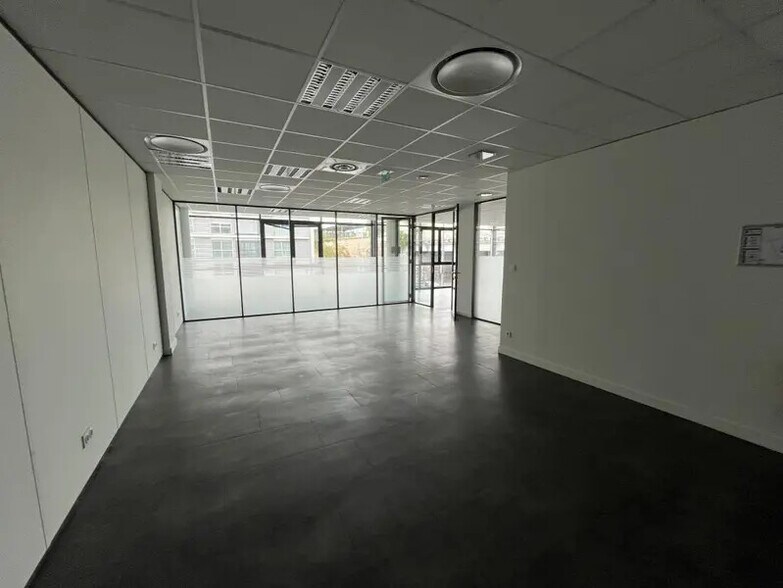 32 Rue Victor Lagrange, Lyon à louer - Photo de l’immeuble – Image 2 sur 16