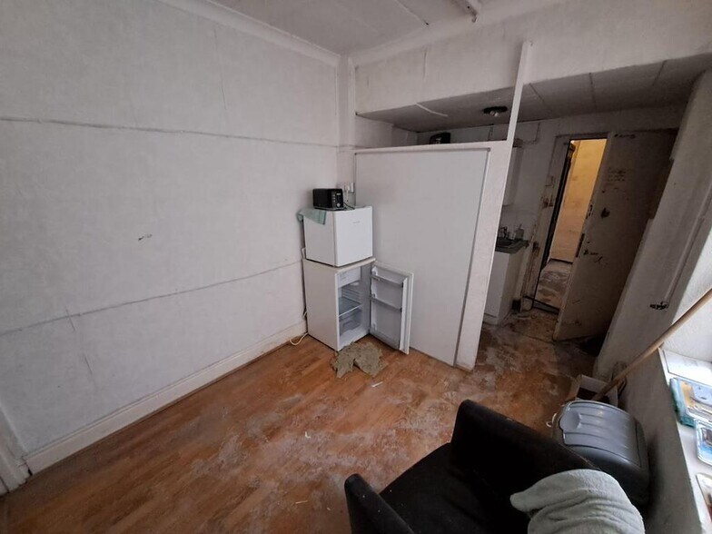 10 Hampton Court Rd, Birmingham à louer - Photo de l’immeuble – Image 3 sur 5