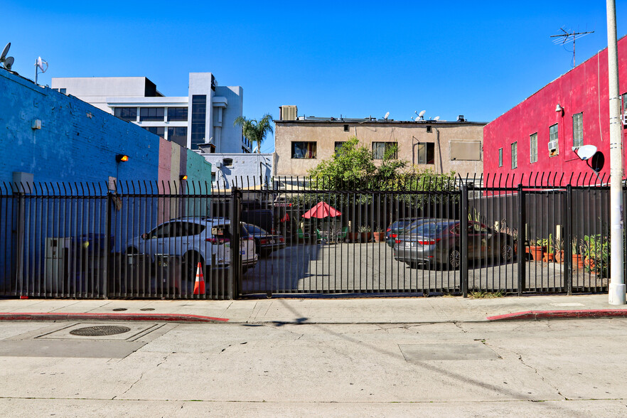 1633 Cosmo St, Los Angeles, CA à louer - Photo de l’immeuble – Image 3 sur 3