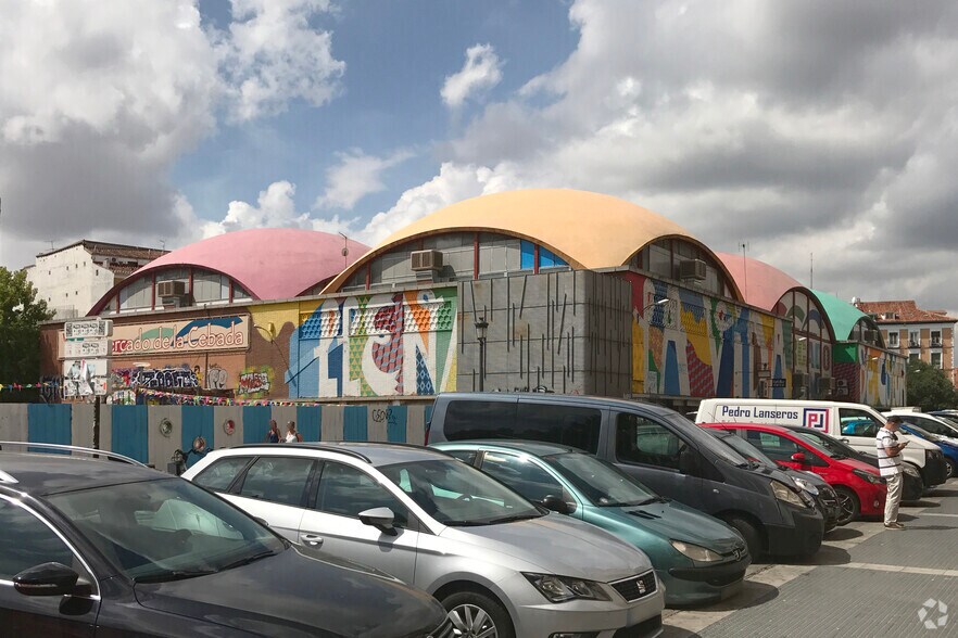 Plaza La Cebada, 17, Madrid, Madrid à louer - Photo de l’immeuble – Image 2 sur 6