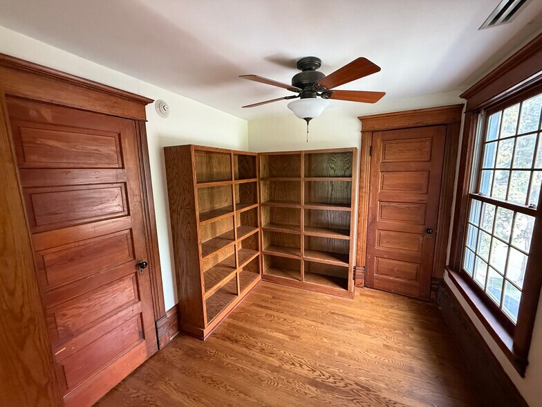 236 Webster St, Batavia, IL à louer - Photo de l’immeuble – Image 3 sur 9