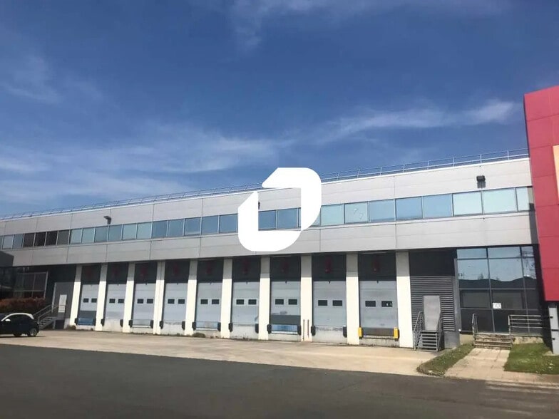 8-10 Avenue D'Oceanie, Les Ulis à louer - Photo de l’immeuble – Image 2 sur 12