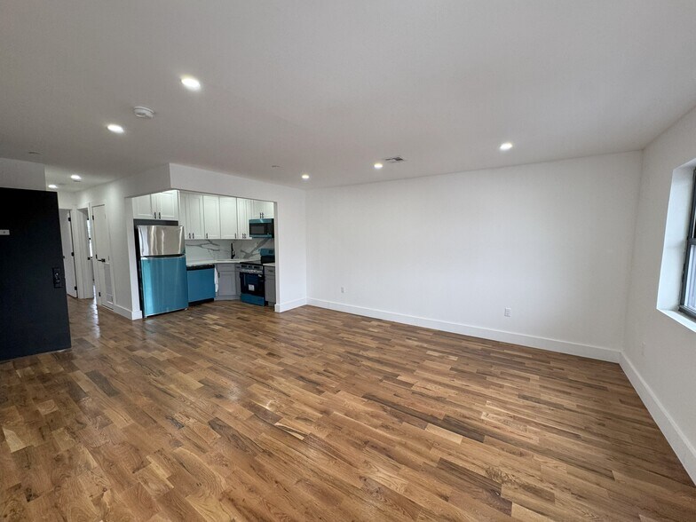 21836 133rd Rd, Springfield Gardens, NY à vendre - Photo de l’immeuble – Image 3 sur 16