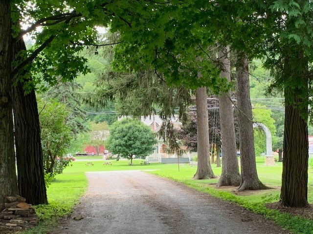 71 South Windsor St, Royalton, VT à vendre - Photo de l’immeuble – Image 2 sur 4