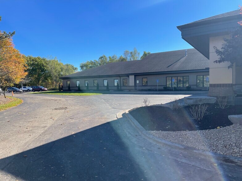 3322 Beltline Ct NE, Grand Rapids, MI à louer - Photo de l’immeuble – Image 3 sur 10
