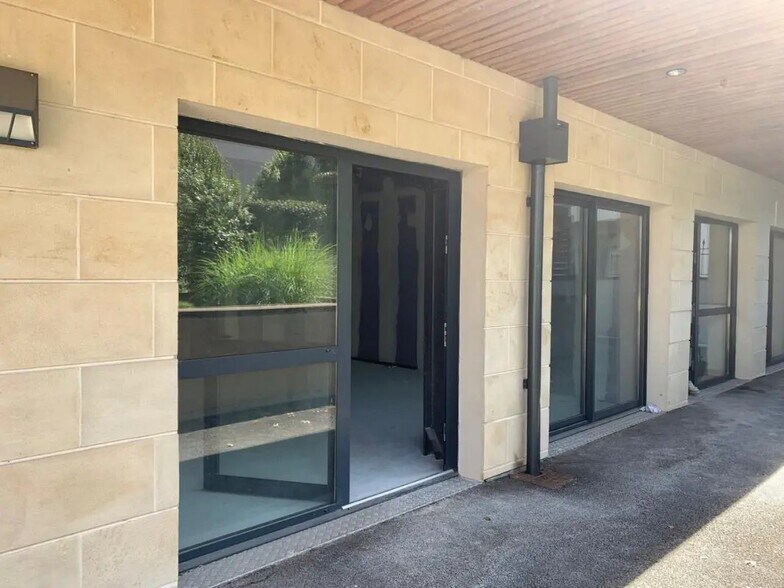Bureau dans Brive-la-Gaillarde à louer - Photo de l’immeuble – Image 3 sur 3