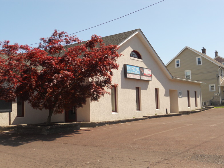 310 Broad St, Harleysville, PA à louer - Photo de l’immeuble – Image 1 sur 20