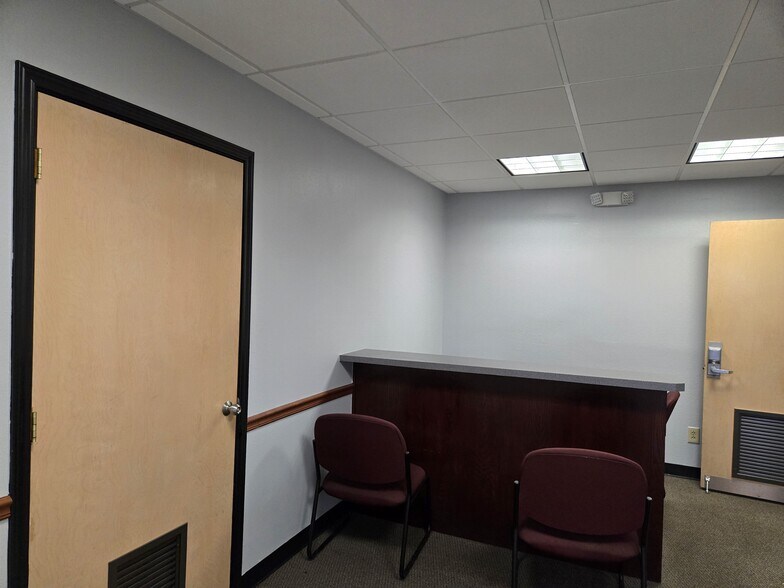 700 S 10th St, McAllen, TX à louer - Photo de l’immeuble – Image 3 sur 39