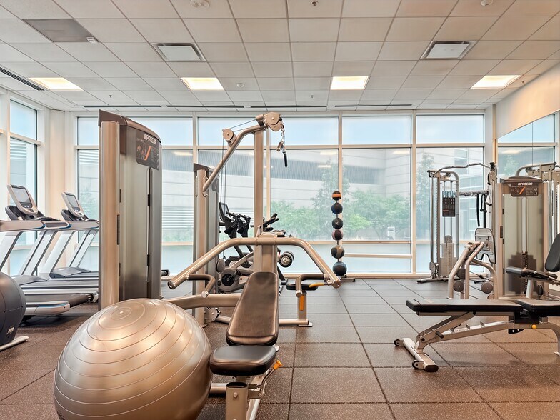 4600 S Syracuse St, Denver, CO à louer - Photo intérieure – Image 1 sur 15