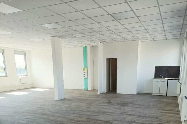 Plus de détails pour Bureau à louer