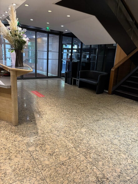 33 Avenue De Wagram, Paris à louer - Photo de l’immeuble – Image 1 sur 8