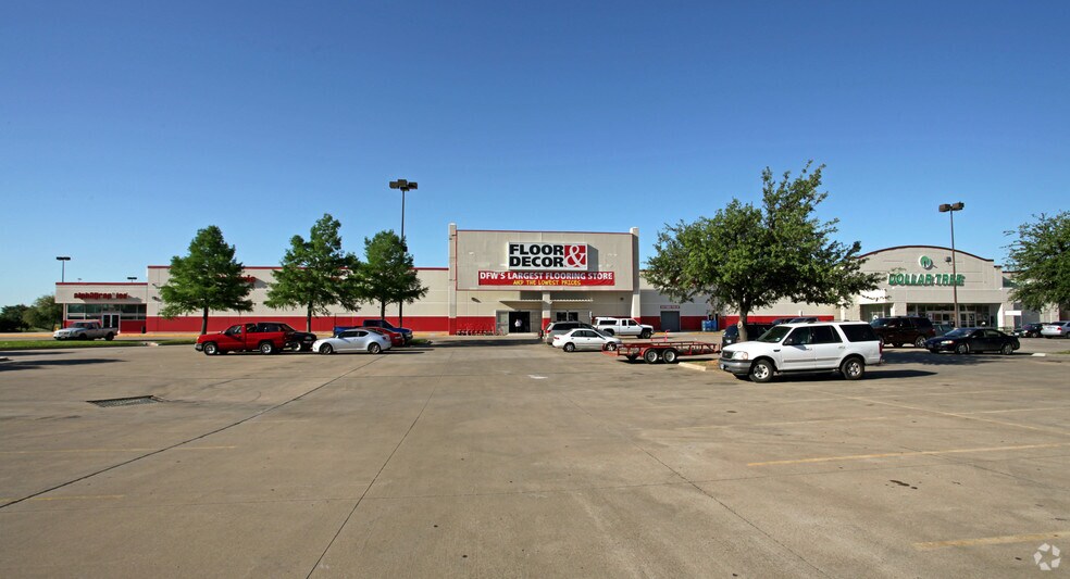 2520-2540 E Pioneer Pky, Arlington, TX à louer - Photo de l’immeuble – Image 1 sur 11