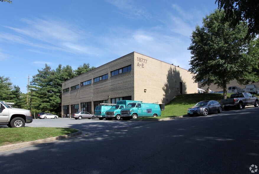 18775 N Frederick Rd, Gaithersburg, MD à louer - Photo de l’immeuble – Image 3 sur 6