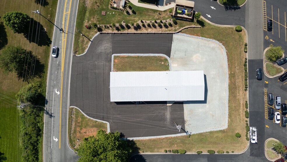 165 Mayo St, Hillsborough, NC à louer - Photo de l’immeuble – Image 2 sur 13