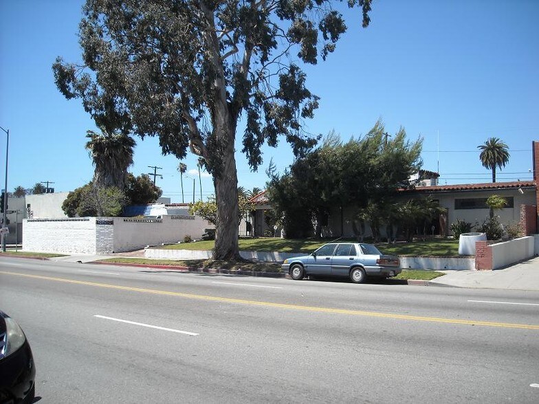 4851-4853 W Jefferson Blvd, Los Angeles, CA à vendre - Photo de l’immeuble – Image 2 sur 22