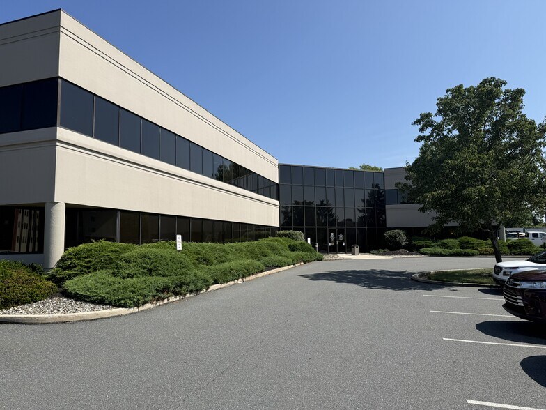 50 Berkshire Ct, Wyomissing, PA à louer - Photo de l’immeuble – Image 2 sur 9