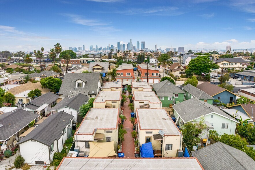 928 S Breed St, Los Angeles, CA à vendre - Photo de l’immeuble – Image 2 sur 50