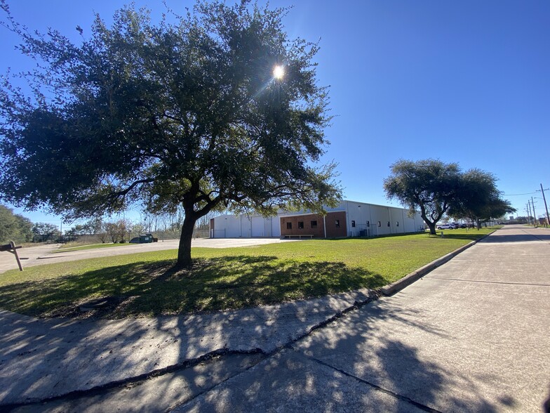 7030 Wespark Cir, Beaumont, TX à louer - Photo de l’immeuble – Image 2 sur 23