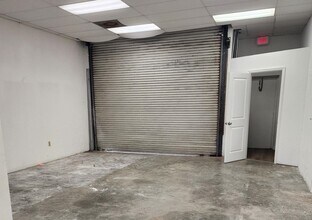 2830 Winkler Ave, Fort Myers, FL à louer Photo intérieure– Image 2 sur 9