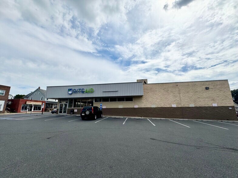 1620 Main St, Northampton, PA à louer - Photo de l’immeuble – Image 2 sur 16