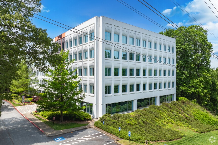 2700 Cumberland Pky SE, Atlanta, GA à louer - Photo principale – Image 1 sur 16