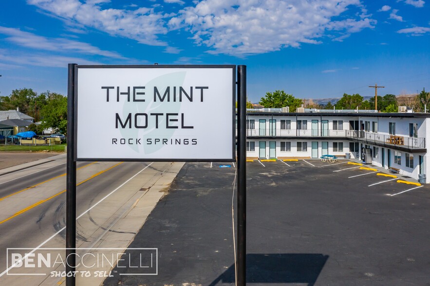 1411 9th St, Rock Springs, WY à vendre - Photo de l’immeuble – Image 2 sur 23