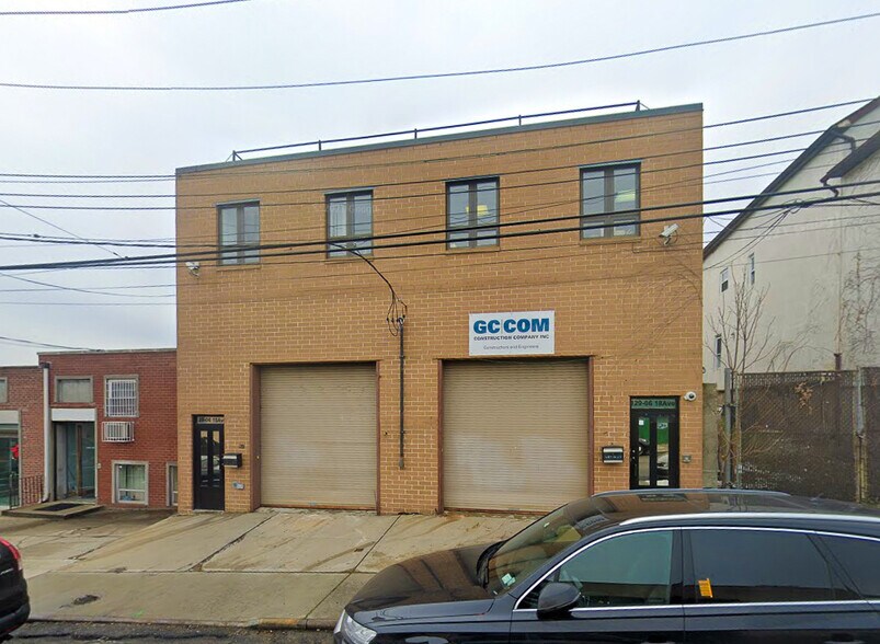 129-06 18th Ave, College Point, NY à vendre - Photo de l’immeuble – Image 2 sur 6