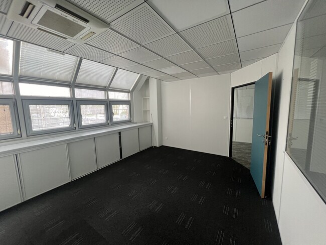 Plus de détails pour Bureau à vendre