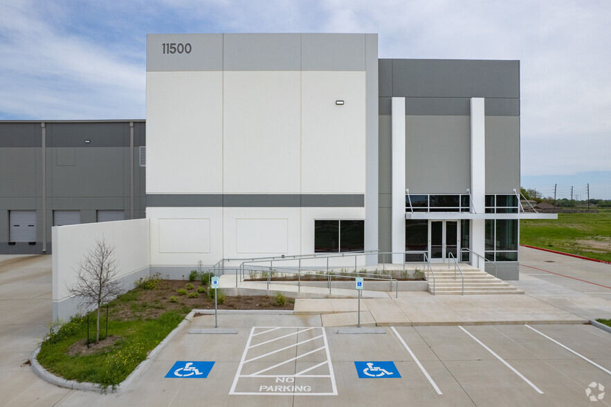 11500 Antoine, Houston, TX à louer - Photo de l’immeuble – Image 3 sur 7