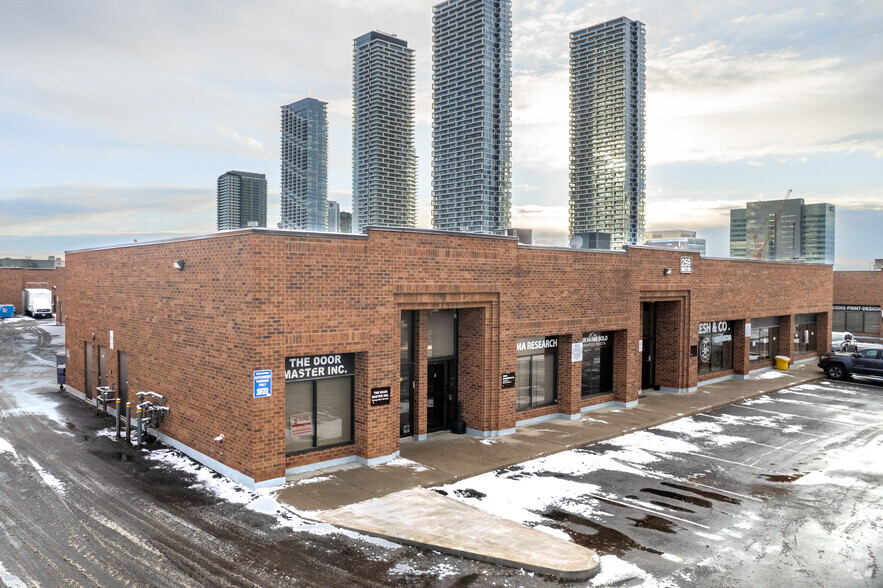 259 Edgeley Blvd, Vaughan, ON à louer - Photo principale – Image 1 sur 3