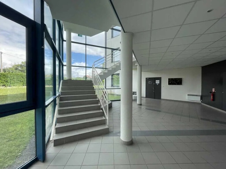 3 Allée Du Moulin Berger, Écully à louer - Photo de l’immeuble – Image 3 sur 12
