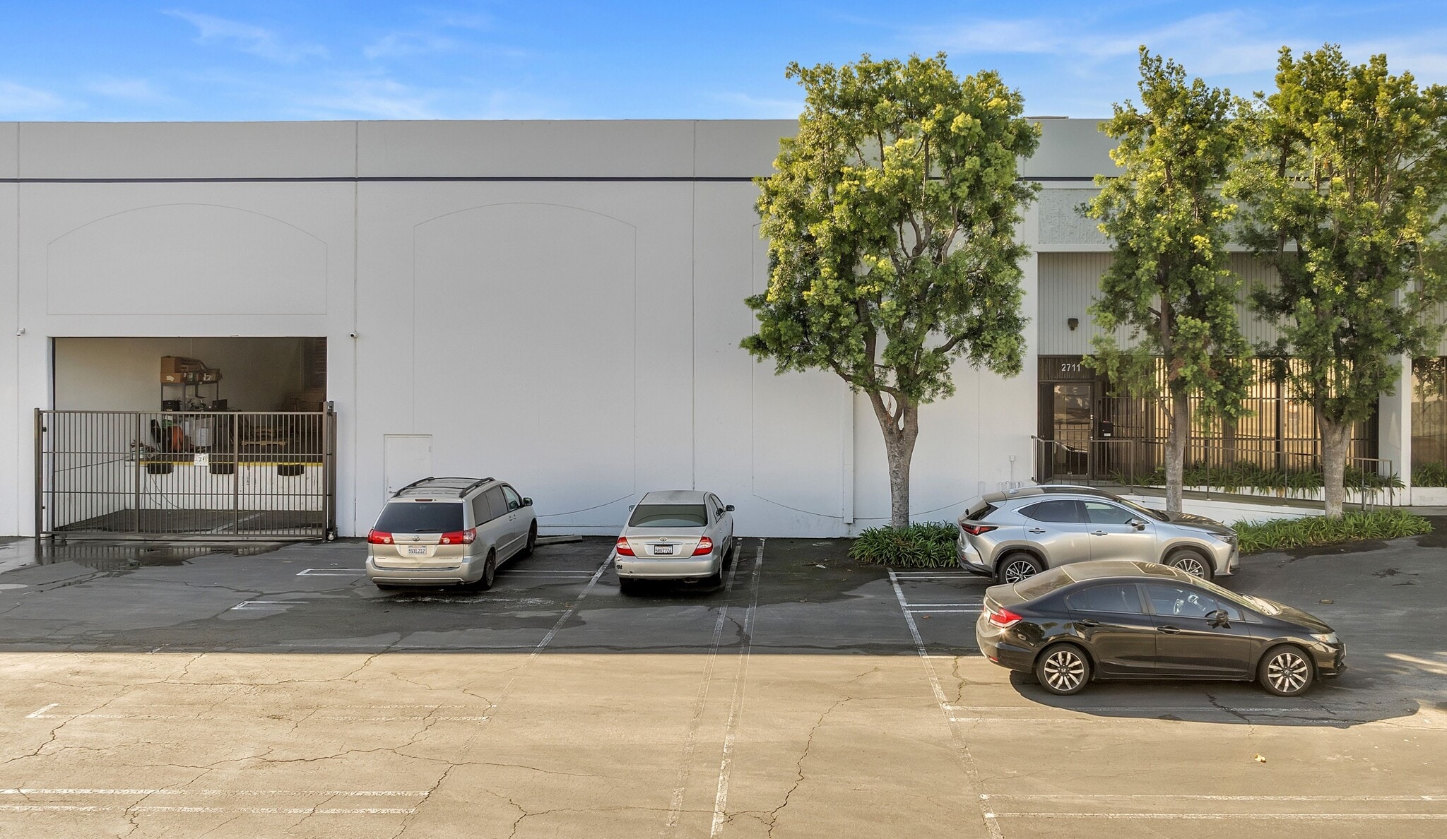 2707-2751 S Alameda St, Los Angeles, CA à louer Photo de l’immeuble– Image 1 sur 5