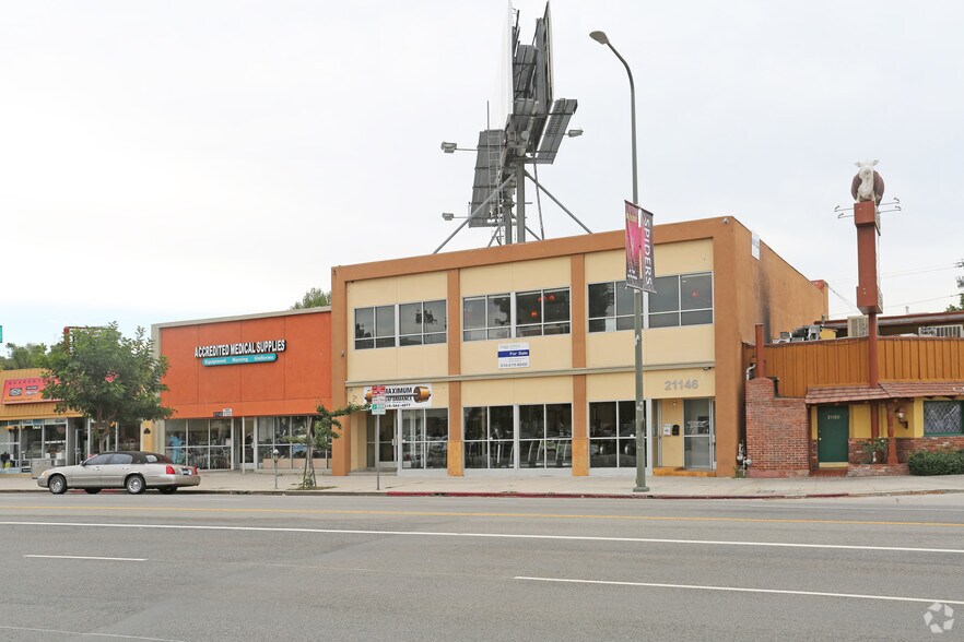 21144-21146 Ventura Blvd, Woodland Hills, CA à louer - Photo de l’immeuble – Image 3 sur 4