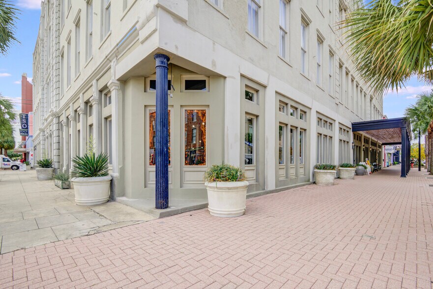 2207 Post Office St, Galveston, TX à louer - Photo de l’immeuble – Image 3 sur 24
